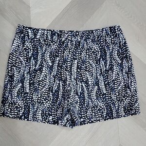 Black House White Market Stylish Black and White Women's Shorts, Size 10